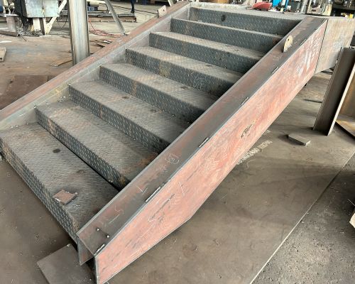 鋼結構樓梯  制作廠家選博泰鋼結構 節(jié)省空間 堅固耐用