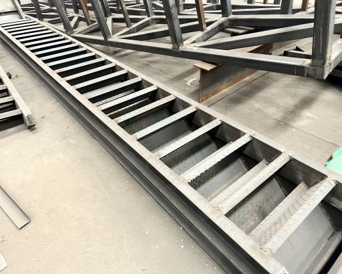張家口鋼結構樓梯定制 美觀實用節(jié)約空間 工期短 博泰鋼構廠家