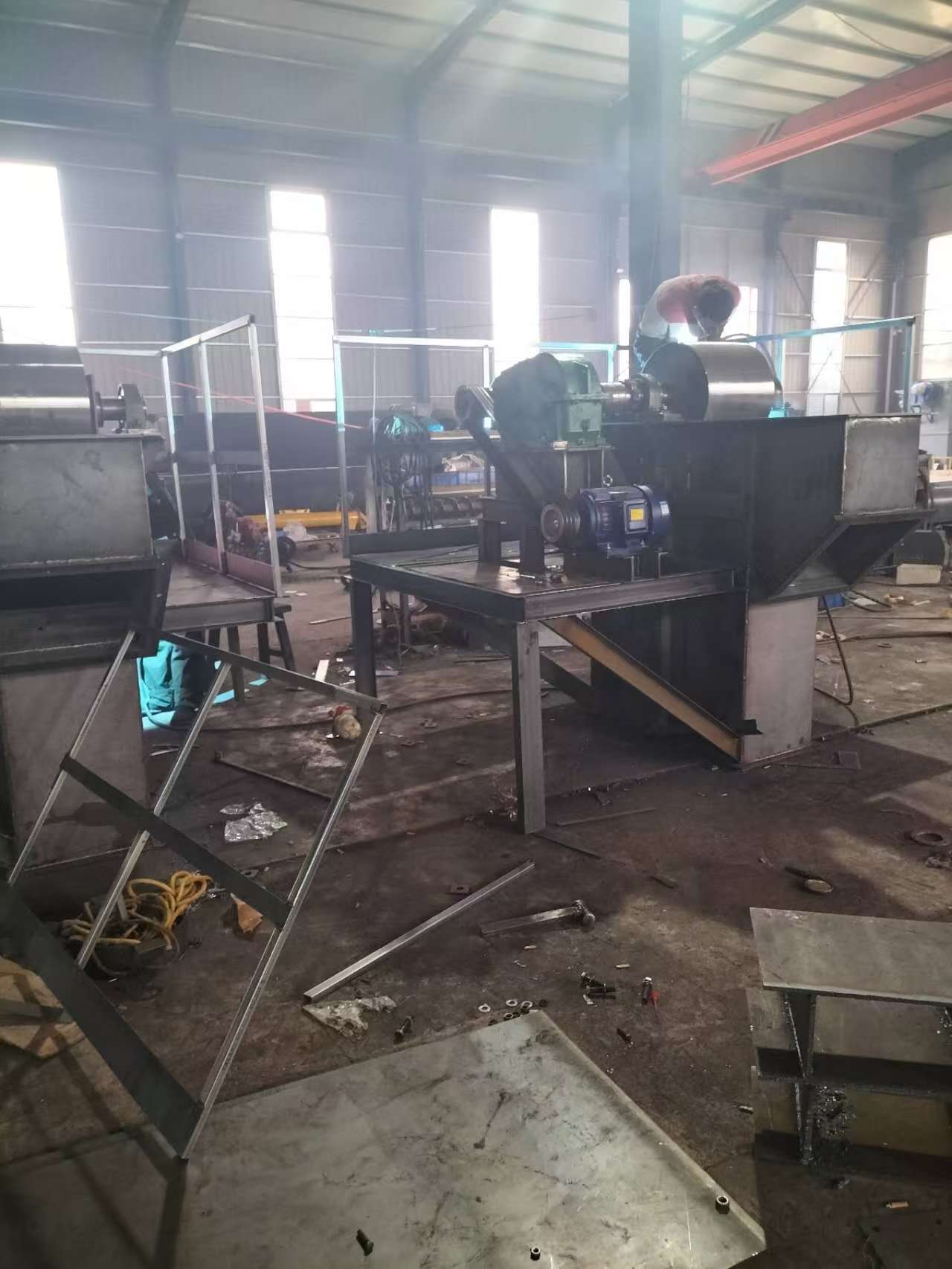 板鏈斗式提升機的特點