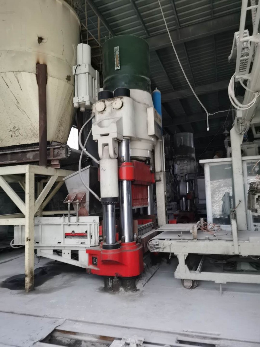 處理8成新   海源HF1100二手液壓機