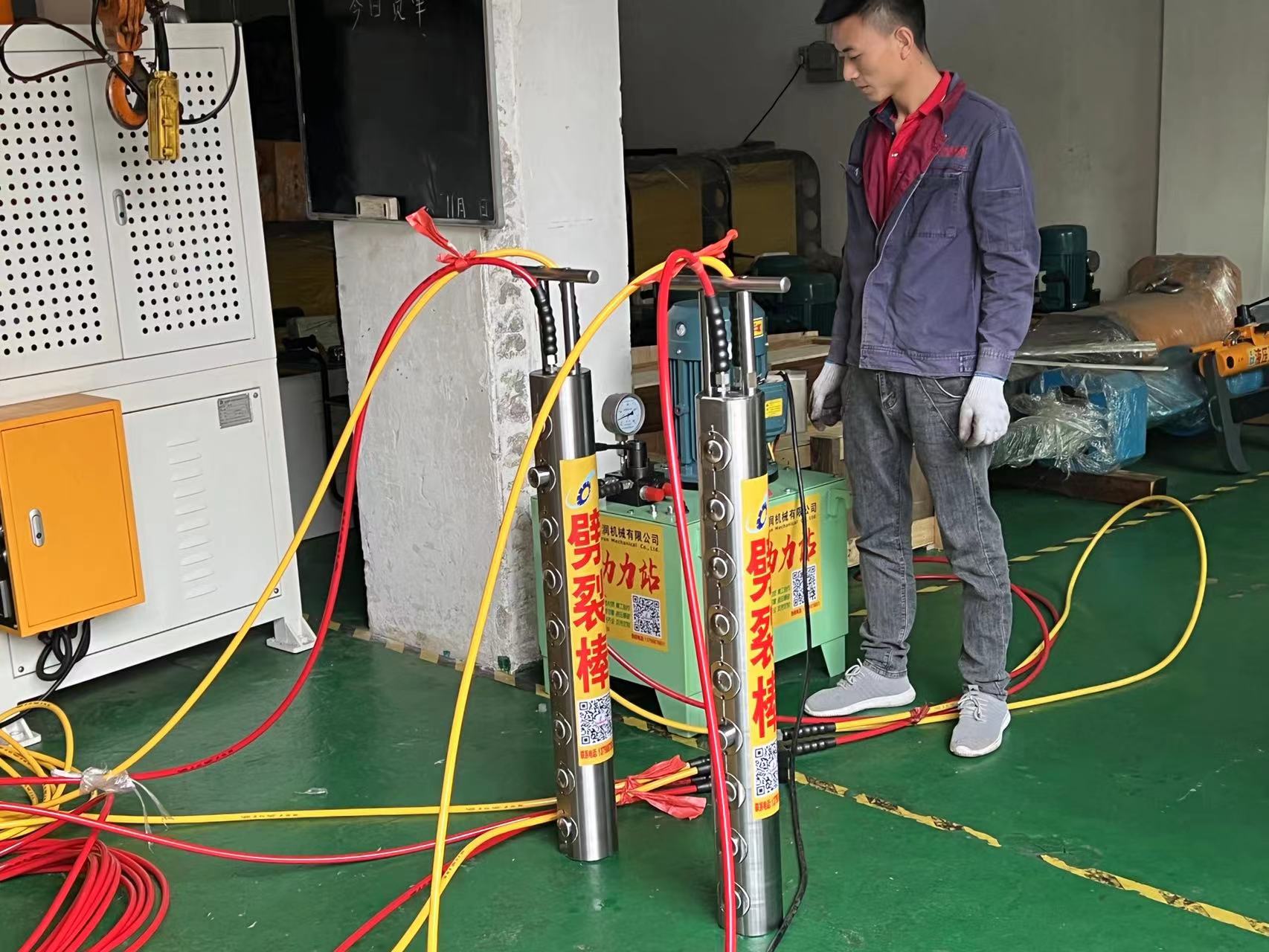 福建大塊巖石破開石塊設(shè)備液壓劈裂機(jī)生產(chǎn)廠家