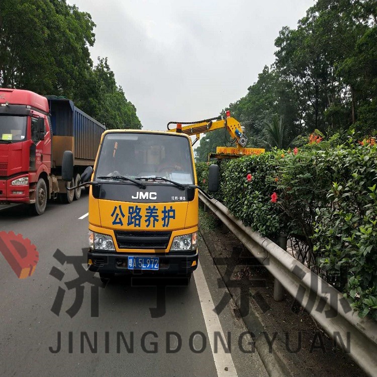 濟(jì)寧東源高速公路邊坡綠籬修剪機(jī) 車(chē)載式綠籬機(jī)修剪效率高