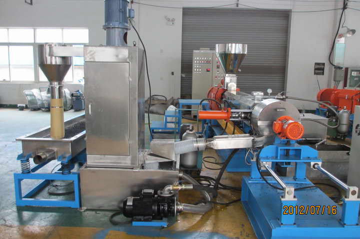 KMD-150低煙無鹵電纜料造粒機（規格）電纜料造粒機