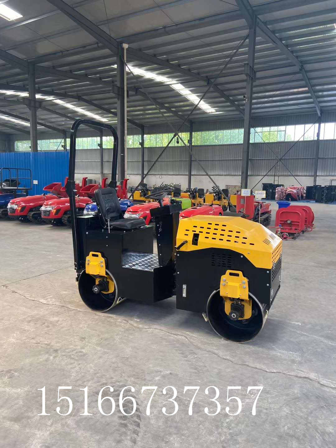 浩鴻機(jī)械小型雙鋼輪振動(dòng)壓路機(jī) 駕駛室壓路機(jī)