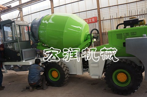 批發4方旋轉自上料攪拌車 鉸接式4方自上料攪拌車 攪拌車多少錢