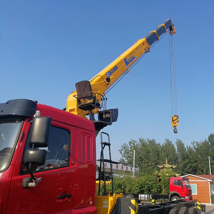 徐工12噸隨車吊廠家直銷東風底盤