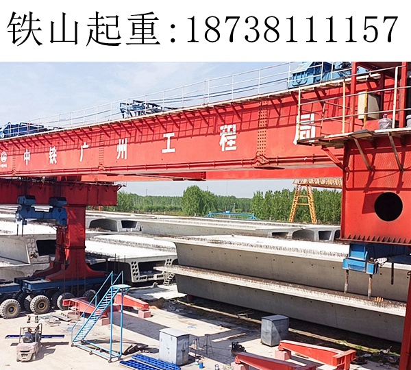 內蒙古鄂爾多斯輪胎式龍門吊出租時注意維護保養(yǎng)制度