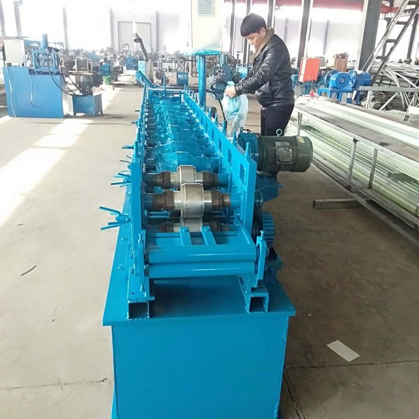 河西農(nóng)業(yè)溫室棚膜卡槽機