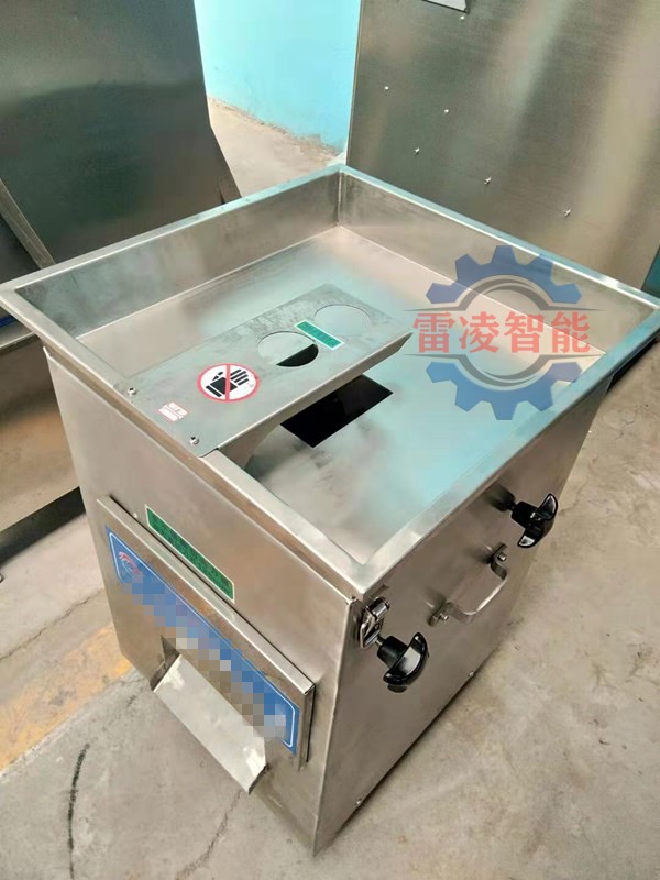 全自動(dòng)切片切絲機(jī)主要用于切各種蔬菜為滿足工業(yè)商業(yè)廚房等多樣需求，本機(jī)非常高的具有