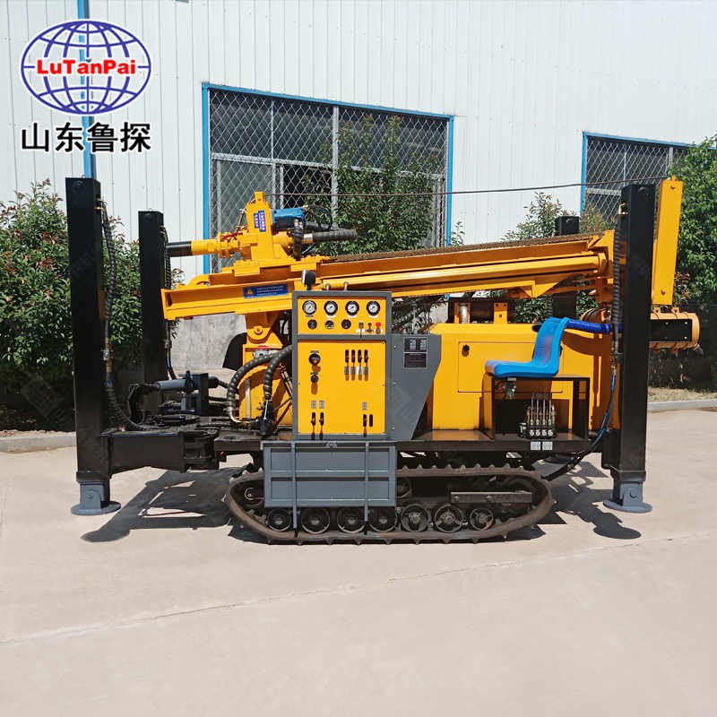 FYX-200履帶式氣動(dòng)水井鉆機(jī)