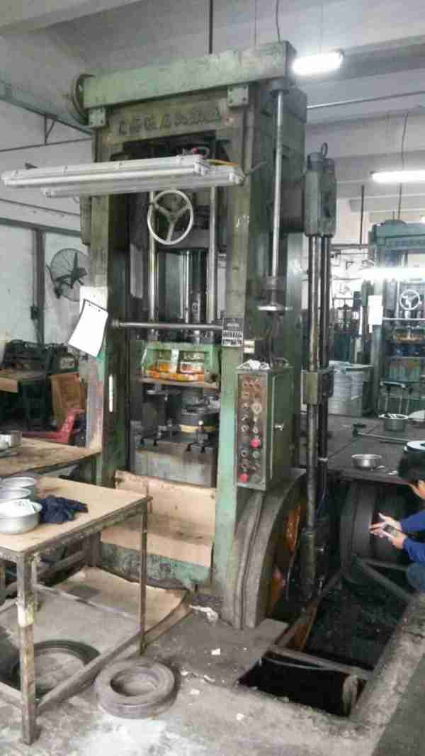 低價出售：二手上海產(chǎn)J44-40底傳動雙動拉伸液壓機/拉伸機 