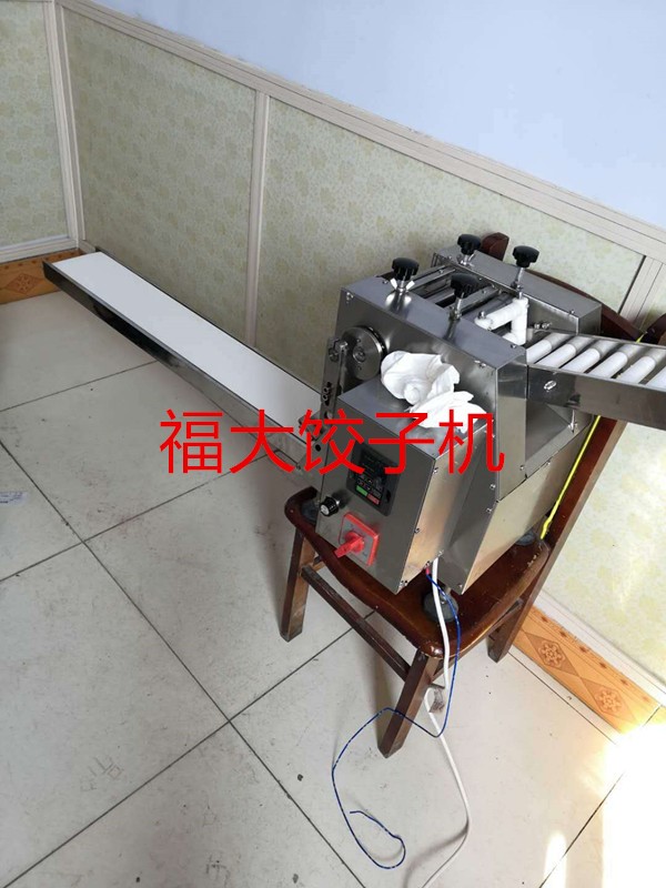 福大sj-100型仿手工全自動(dòng)包合式水餃機(jī)廠家直銷(xiāo)