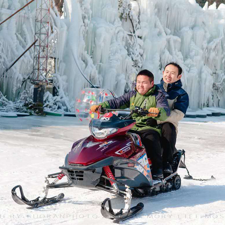 滑雪場游玩設(shè)備 雪上摩托車 親子戲雪項目 雙人雪上摩托車