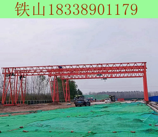 廣西梧州龍門吊廠家怎樣維護設備的外觀？