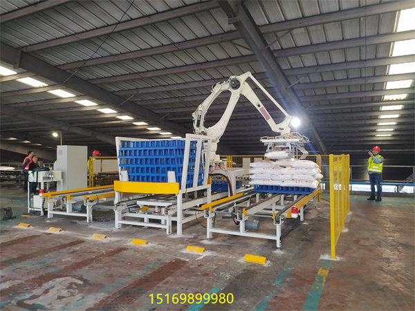 全自動碼垛機器人是紙箱廠自動化工廠建設的趨勢