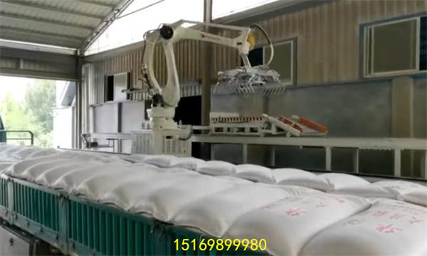 碼垛機器人控制系統和設備特點