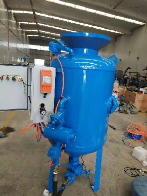 河北吳橋防腐噴砂機械設備一立方遙控噴砂機