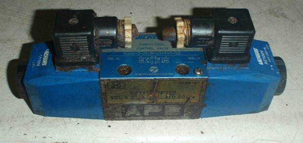 TOKIMEC電磁閥  DG4V-5-0C-M-PL-T-6-40