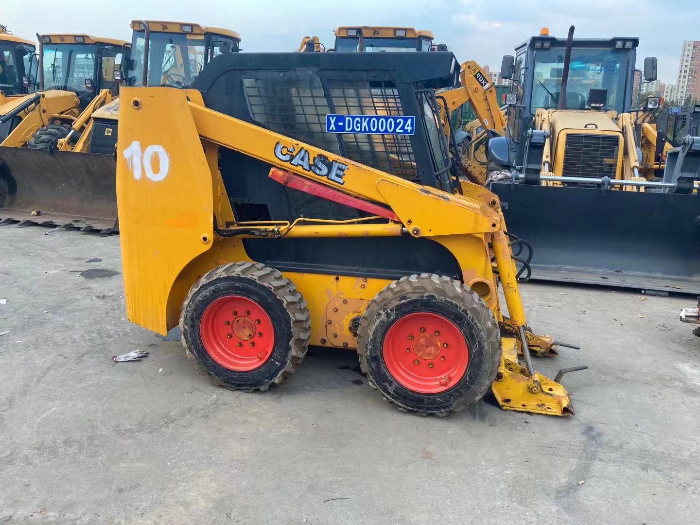 原裝進口case凱斯滑移裝載機，小型裝載機，四驅小鏟車