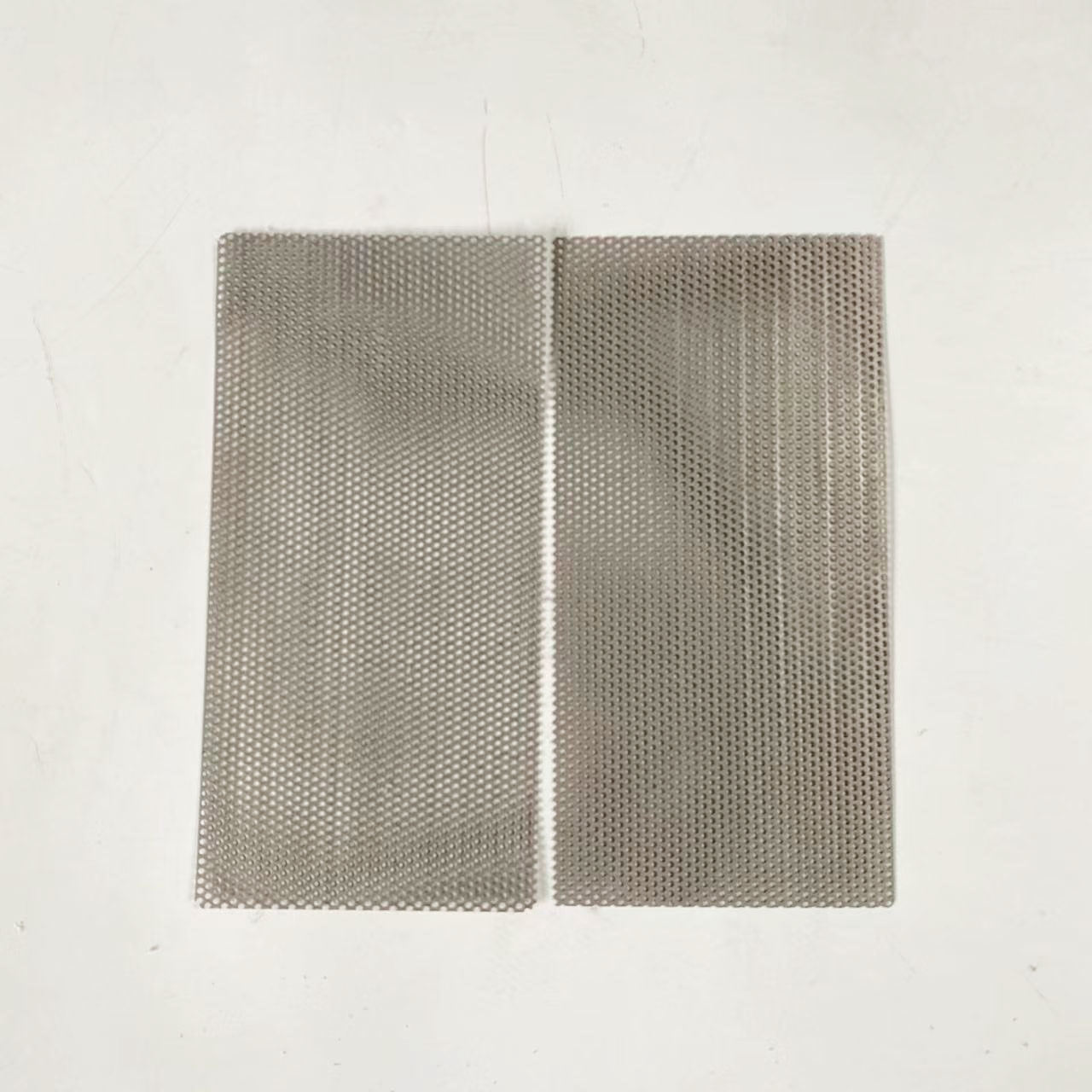 廠家直銷304不銹鋼沖孔網(wǎng) 室內(nèi)外裝飾網(wǎng) 過濾沖孔網(wǎng) 網(wǎng)孔可定制