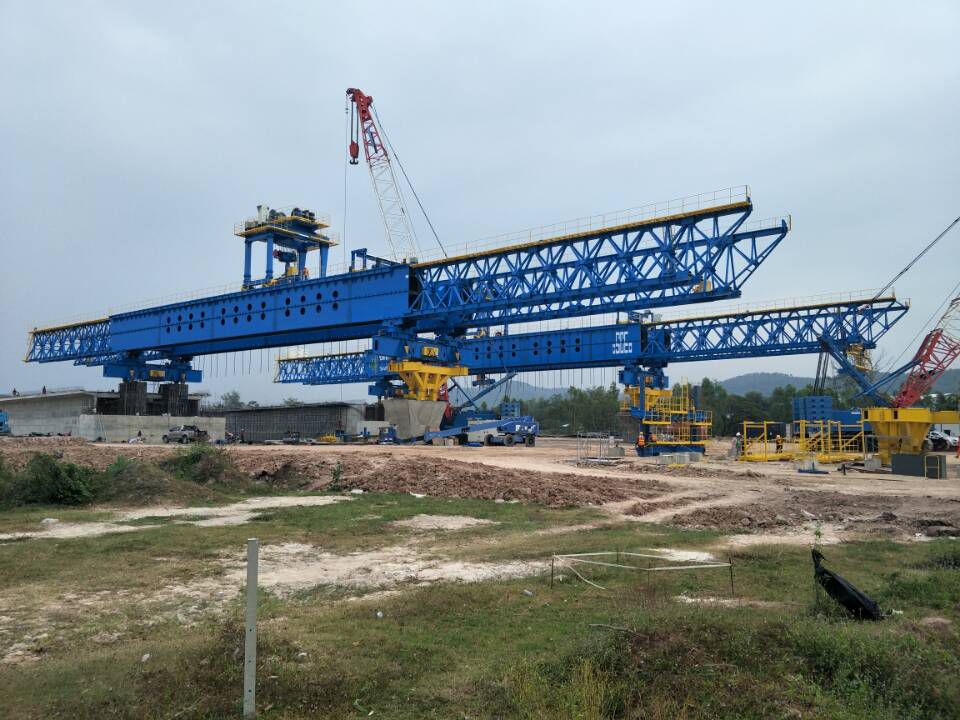 湖南長沙架橋機出租庫存200T/50M自平衡架橋機